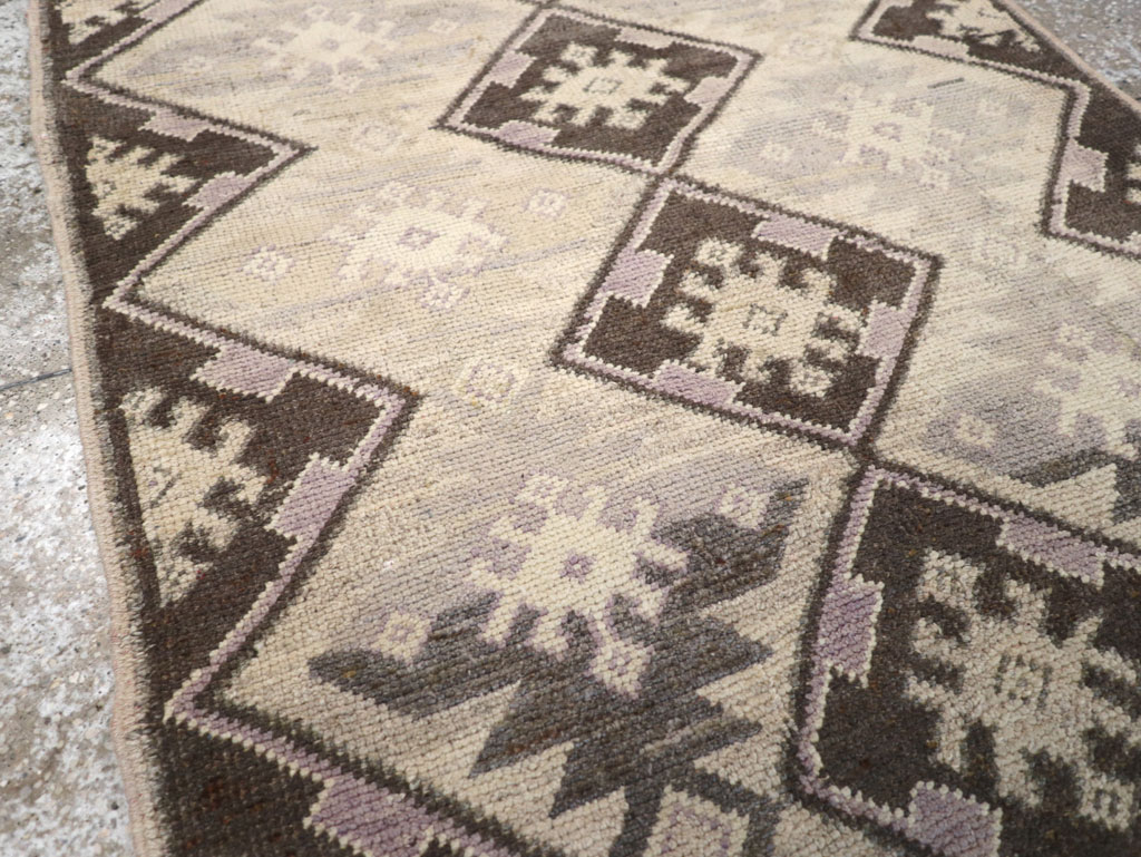 Vintage Turkish Anatolian Rug, No.18280 - Gsblank