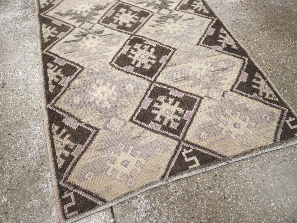 Vintage Turkish Anatolian Rug, No.18280 - Gsblank