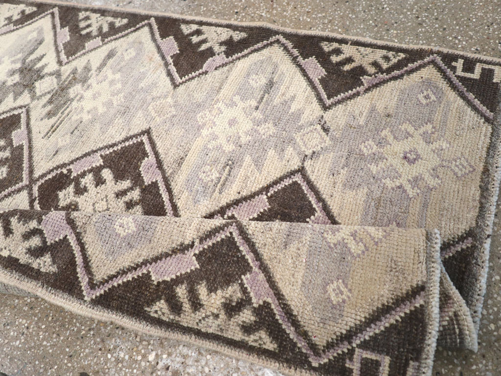 Vintage Turkish Anatolian Rug, No.18280 - Gsblank