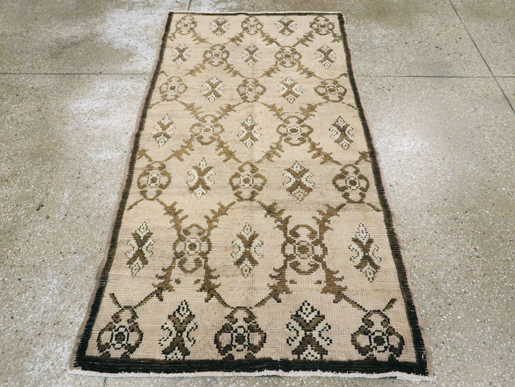 Vintage Turkish Anatolian Rug, No.18282 - Gsblank