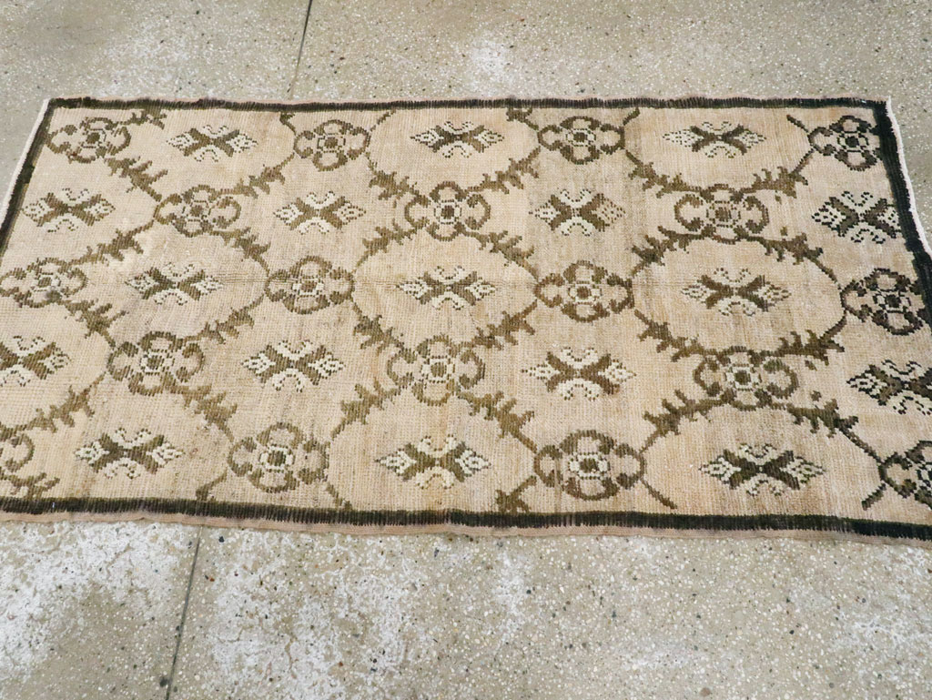 Vintage Turkish Anatolian Rug, No.18282 - Gsblank