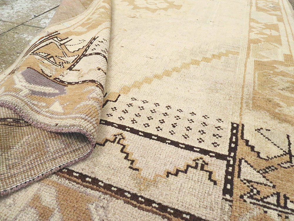 Vintage Turkish Oushak Rug, No.18314 - Gsblank