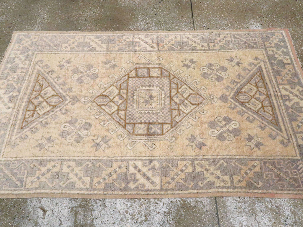 Vintage Turkish Anatolian Rug, No.18315 - Gsblank