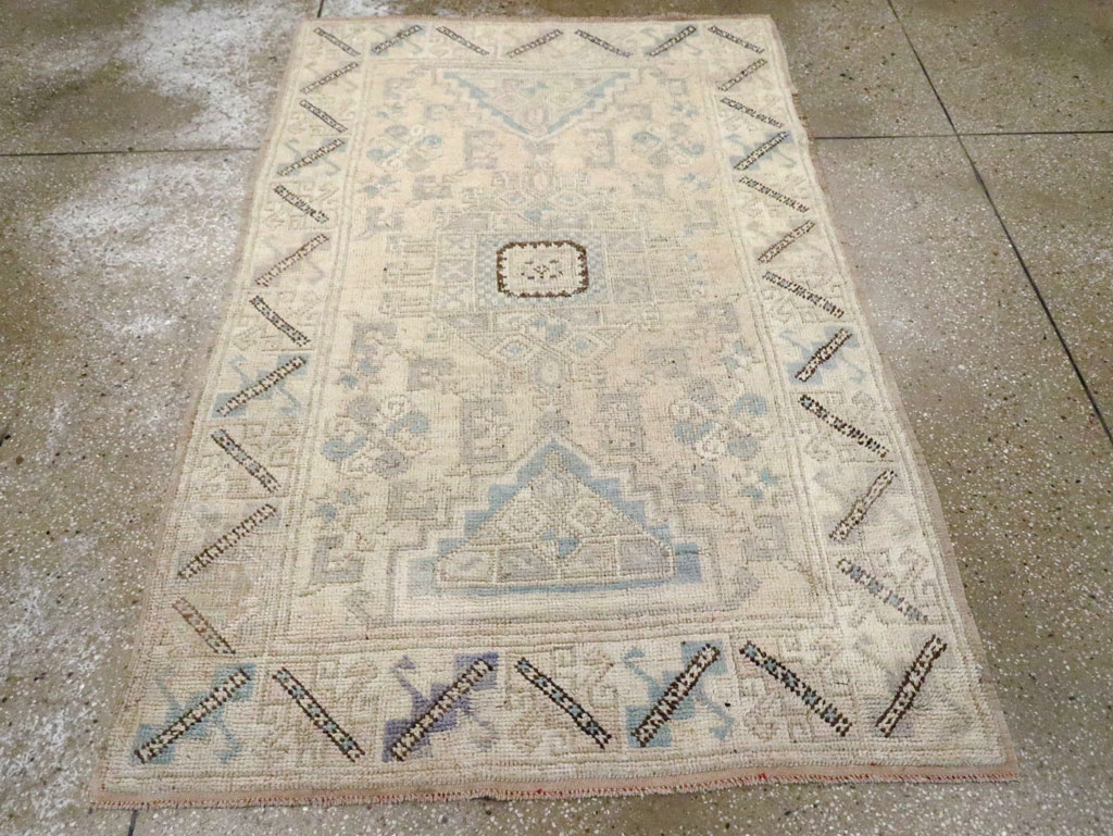 Vintage Anatolian Rug, No.18316 - Gsblank