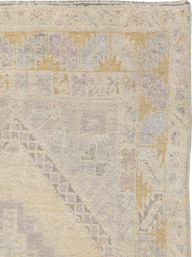 Vintage Turkish Oushak Rug, No.18319 - Gsblank