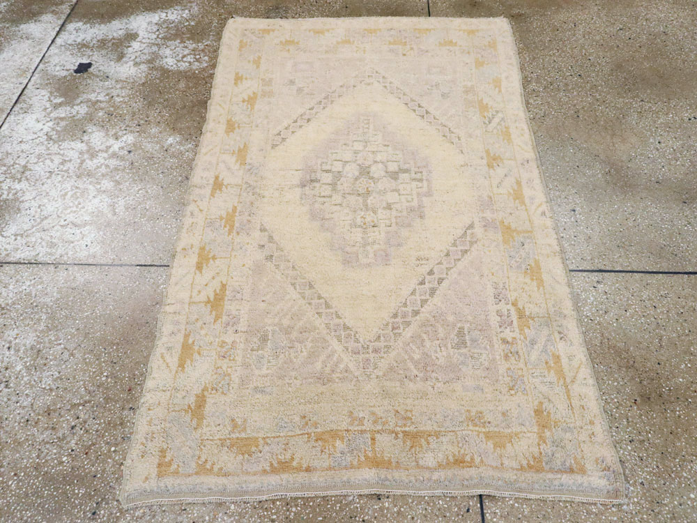 Vintage Turkish Oushak Rug, No.18319 - Gsblank