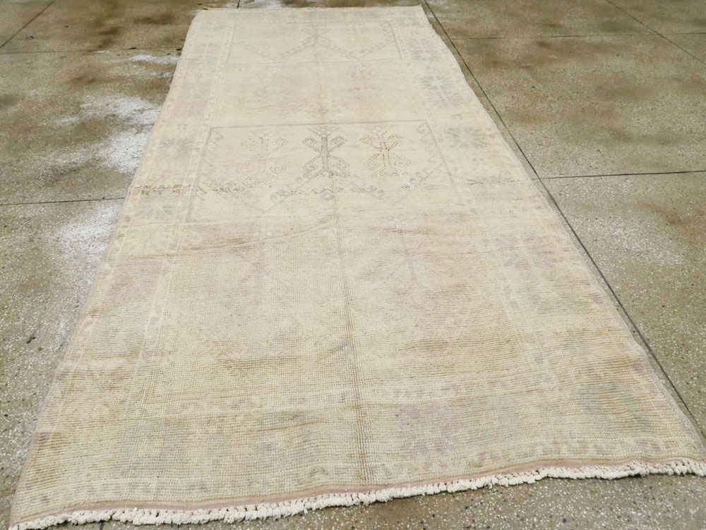 Vintage Turkish Oushak Rug, No.18326 - Gsblank