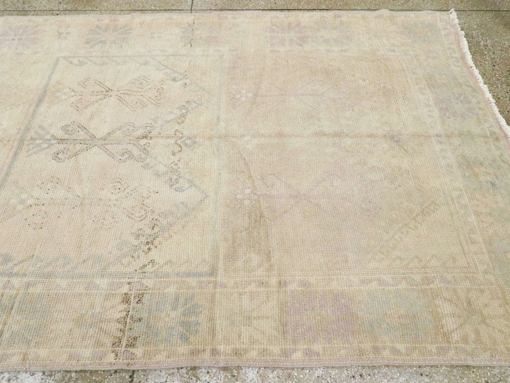 Vintage Turkish Oushak Rug, No.18326 - Gsblank