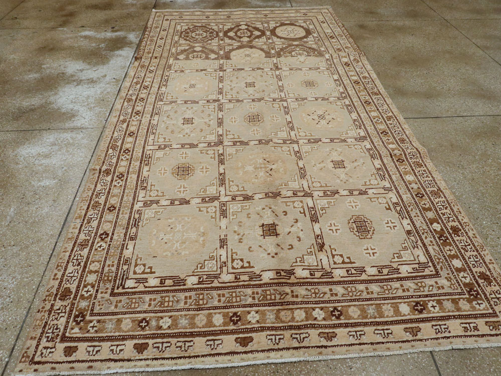 Vintage East Turkestan Khotan Carpet, No.18368 - Gsblank