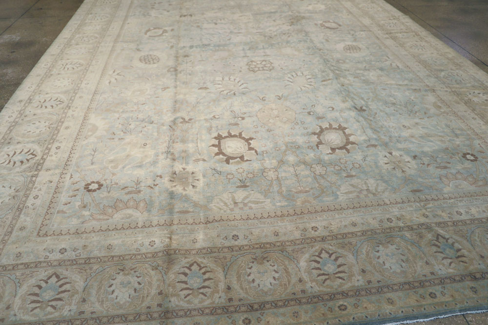 Antique Persian Tabriz Carpet, No.18382 - Gsblank
