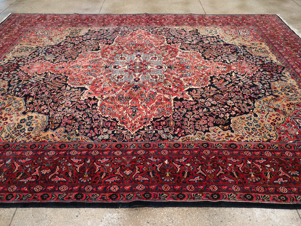 Antique Persian Sarouk Carpet, No.18387 - Gsblank