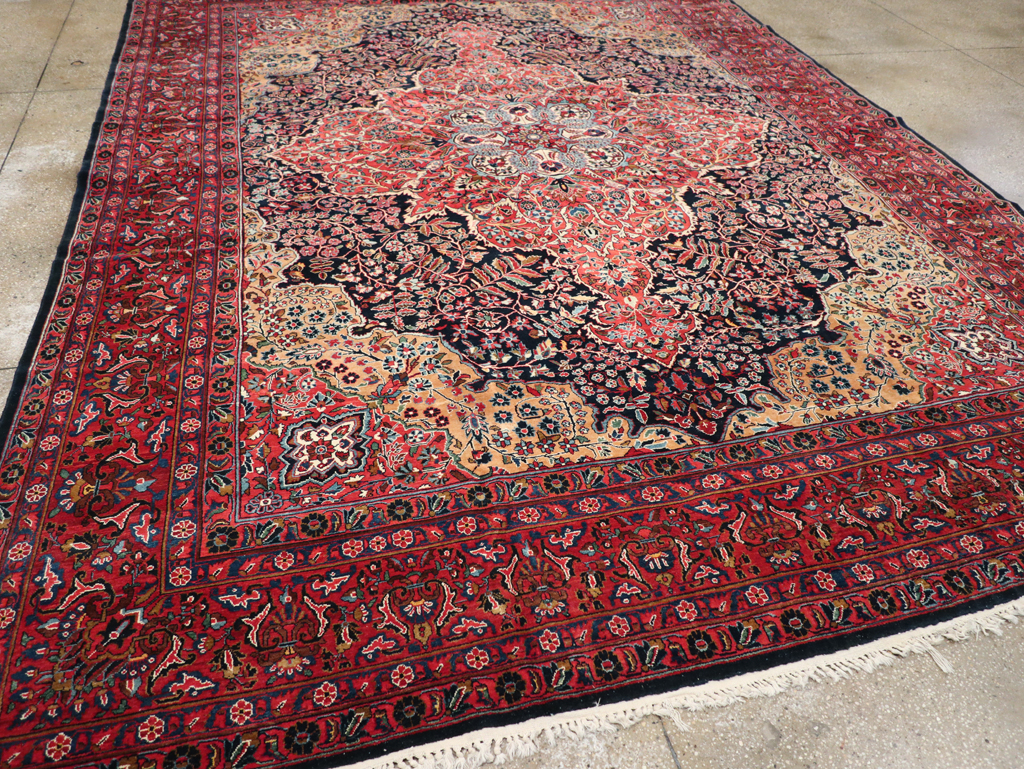 Antique Persian Sarouk Carpet, No.18387 - Gsblank