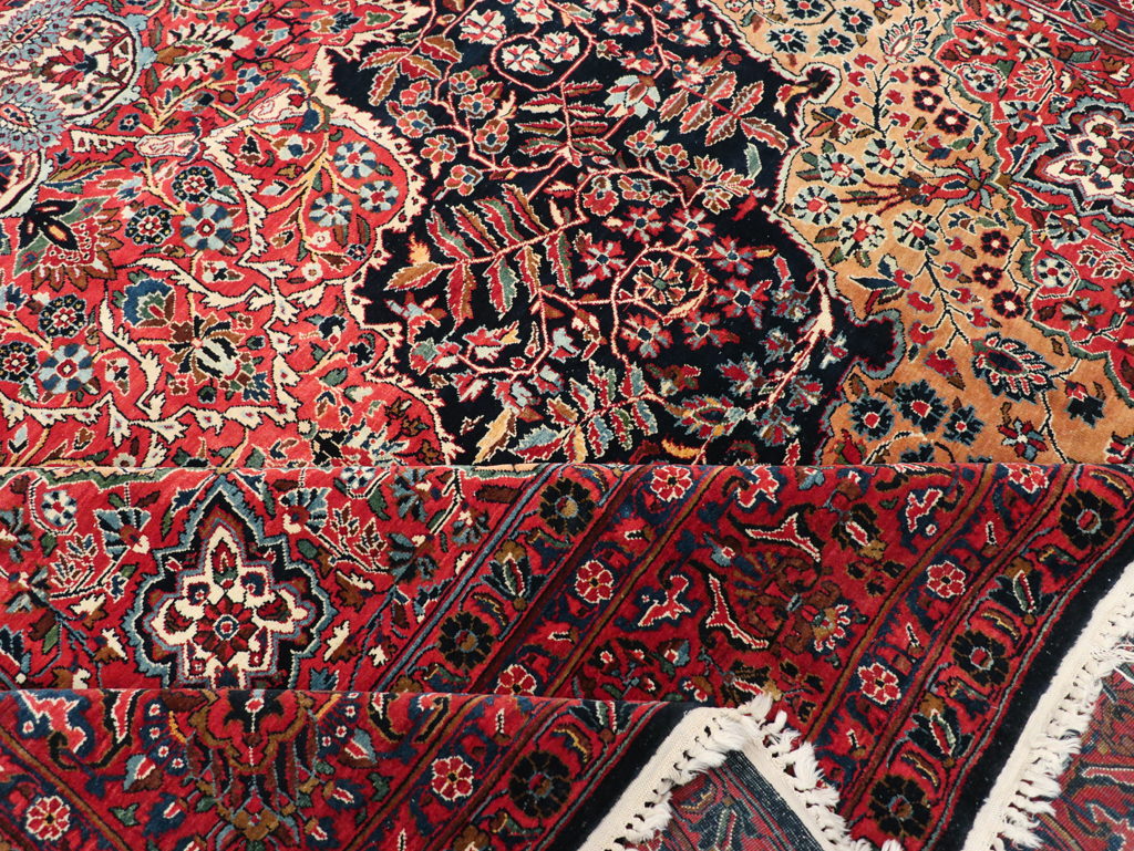 Antique Persian Sarouk Carpet, No.18387 - Gsblank