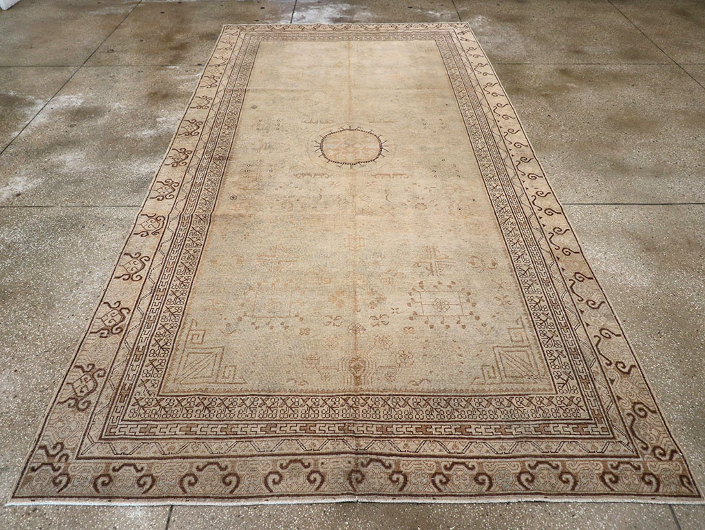 Vintage East Turkestan Khotan Carpet, No.18411 - Gsblank