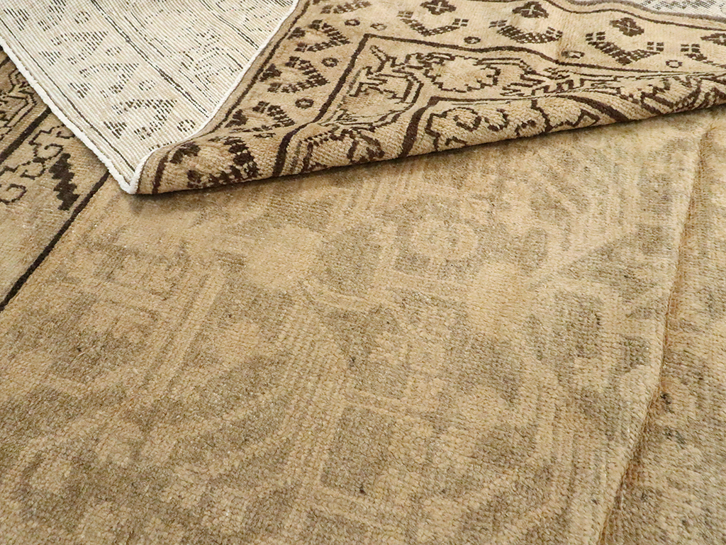 Vintage East Turkestan Khotan Carpet, No.18439 - Gsblank