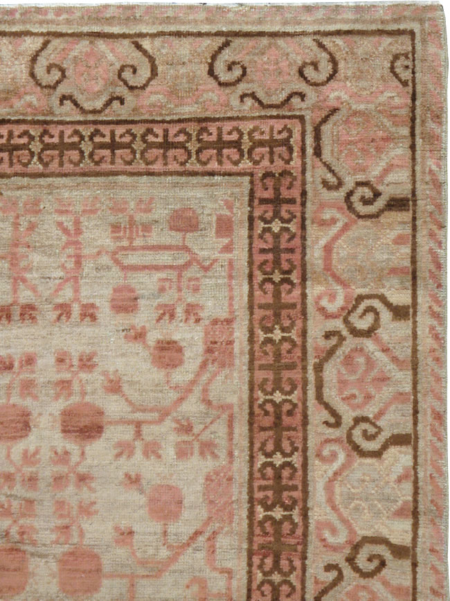 Vintage East Turkestan Khotan Rug, No.18442 - Gsblank