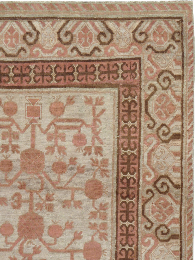 Vintage East Turkestan Khotan Rug, No.18442 - Gsblank