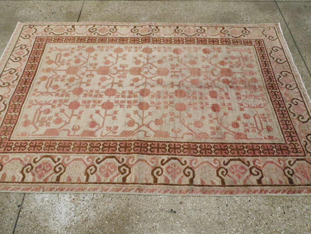 Vintage East Turkestan Khotan Rug, No.18442 - Gsblank