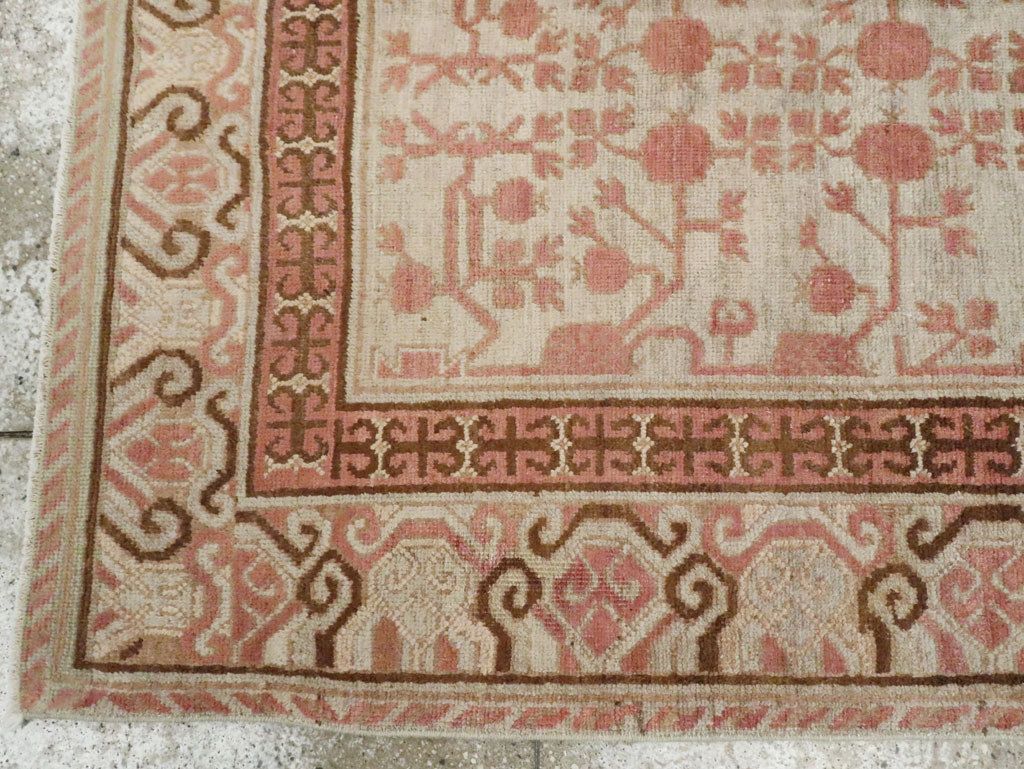 Vintage East Turkestan Khotan Rug, No.18442 - Gsblank