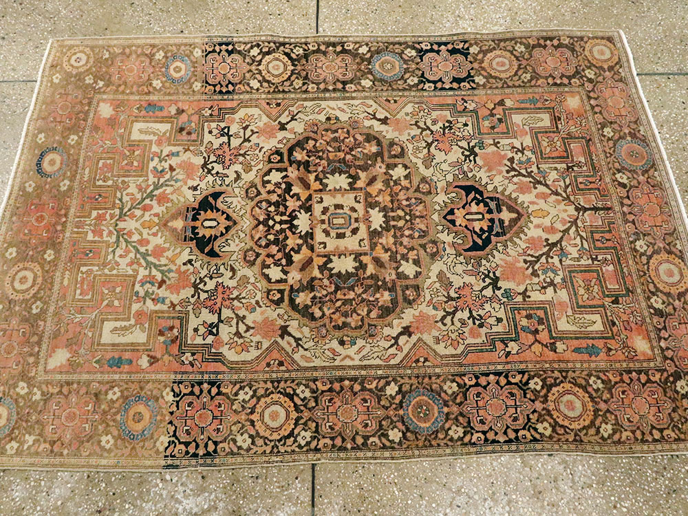 Antique Persian Sarouk Farahan Rug, No.18504 - Gsblank