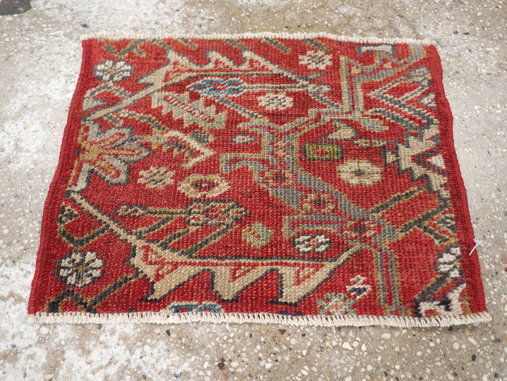 Antique Persian Mahal Throw Rug, No.18520 - Gsblank