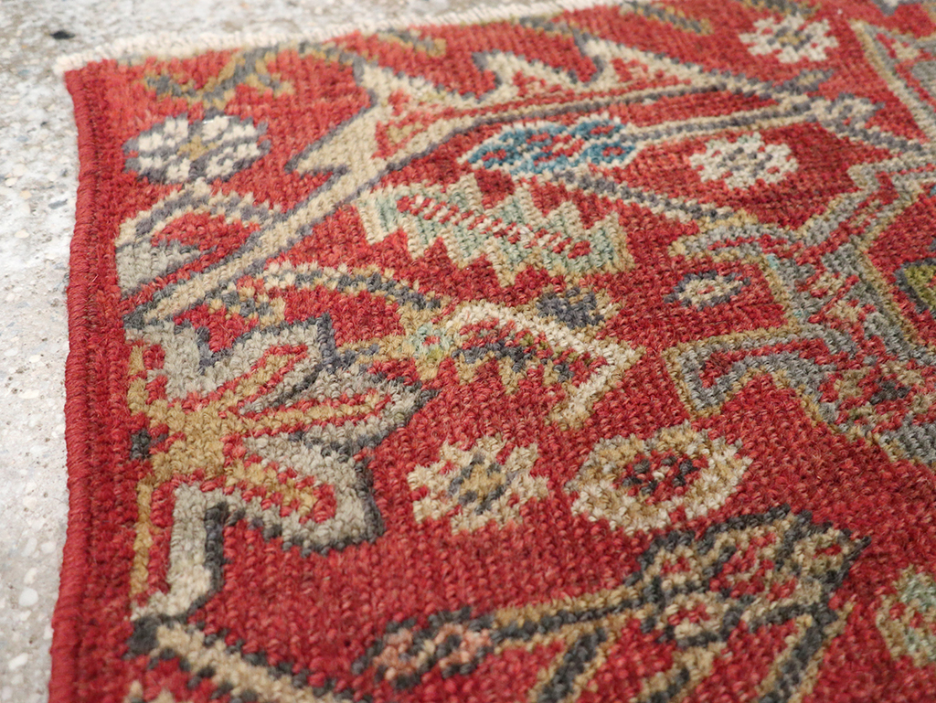 Antique Persian Mahal Throw Rug, No.18520 - Gsblank