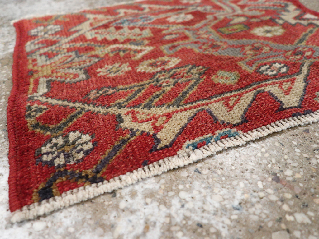 Antique Persian Mahal Throw Rug, No.18520 - Gsblank