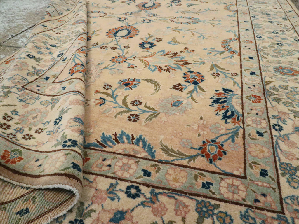 Vintage Persian Tabriz Rug, No.18528 - Gsblank