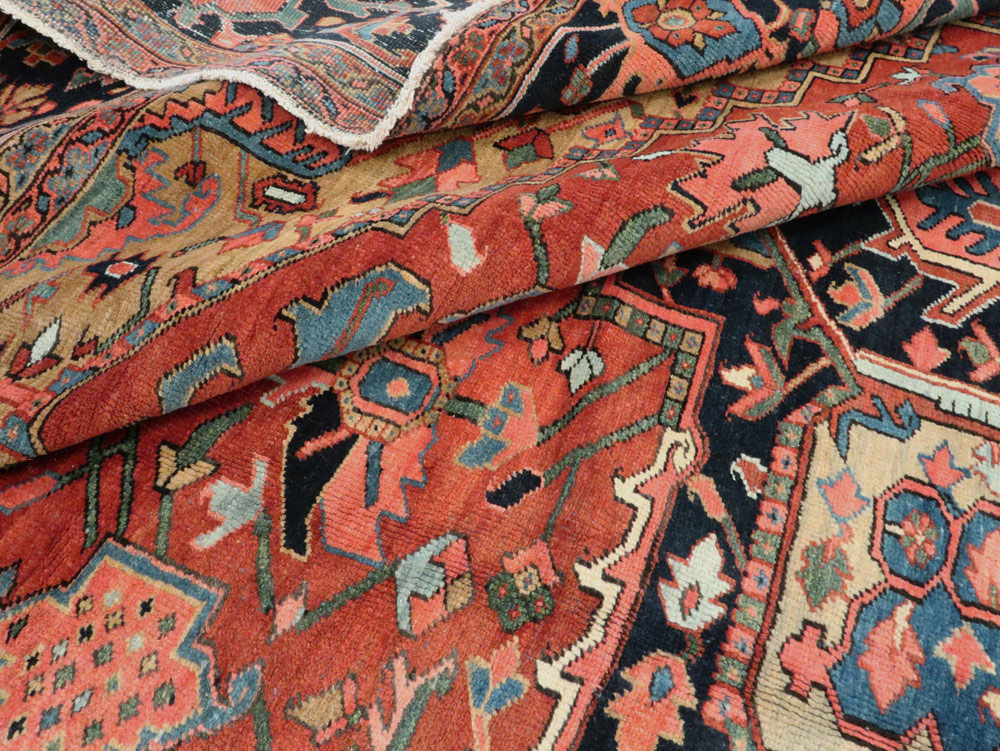 Antique Persian Heriz Rug, No.18535 - Gsblank