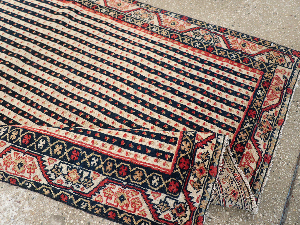 Antique Persian Northwest Rug, No.18570 - Gsblank