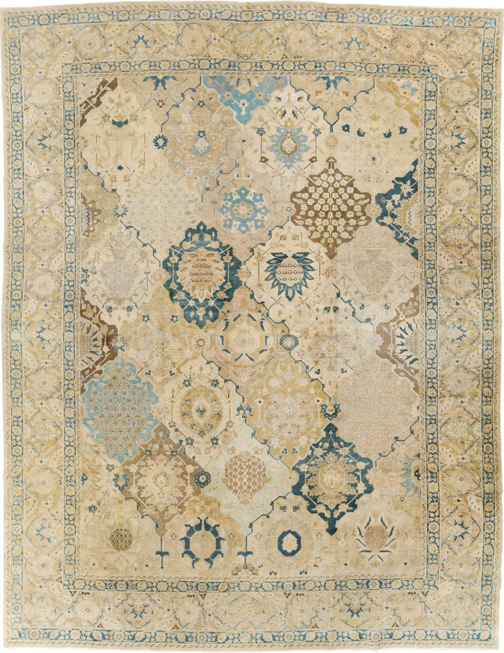 Antique Persian Tabriz Carpet, No.18571 - Gsblank