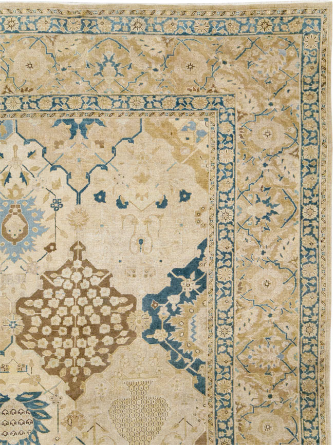 Antique Persian Tabriz Carpet, No.18571 - Gsblank