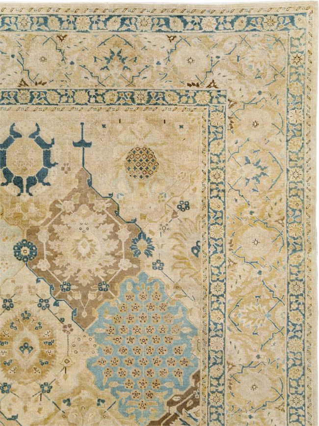 Antique Persian Tabriz Carpet, No.18571 - Gsblank