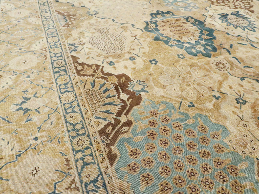 Antique Persian Tabriz Carpet, No.18571 - Gsblank