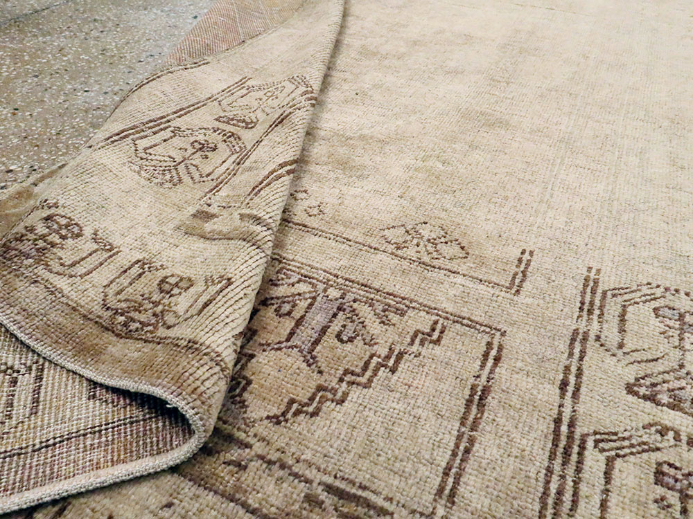 Vintage Turkish Oushak Rug, No.18602 - Gsblank