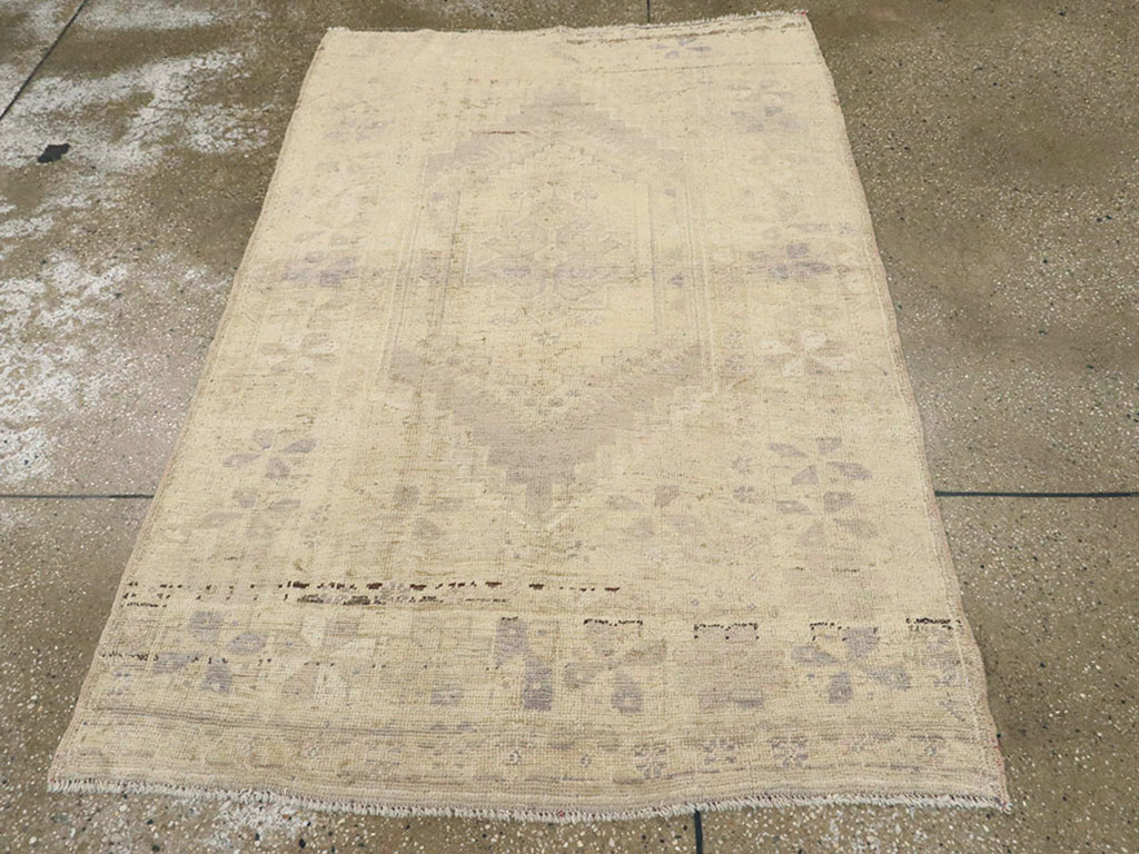 Vintage Turkish Oushak Rug, No.18606 - Gsblank