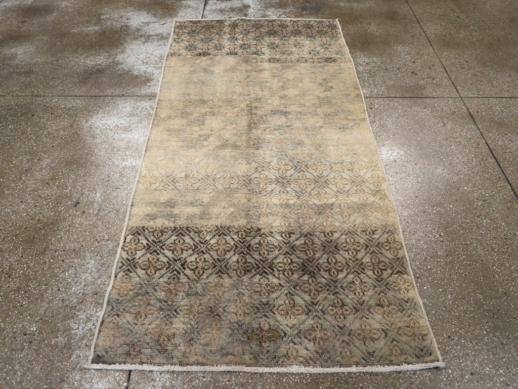 Vintage Turkish Anatolian Rug, No.18610 - Gsblank