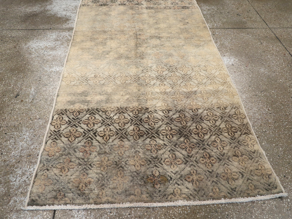 Vintage Turkish Anatolian Rug, No.18610 - Gsblank