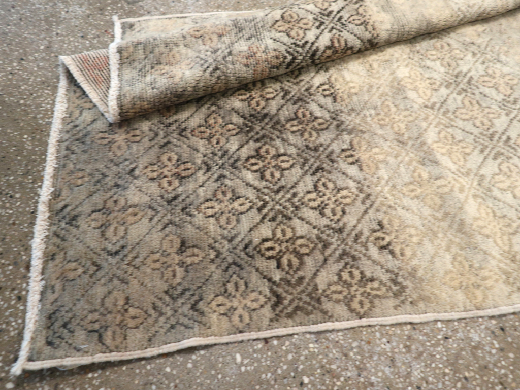 Vintage Turkish Anatolian Rug, No.18610 - Gsblank