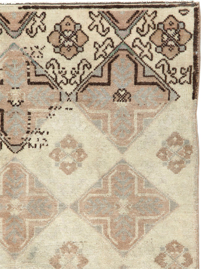 Vintage Turkish Anatolian Rug, No.18612 - Gsblank