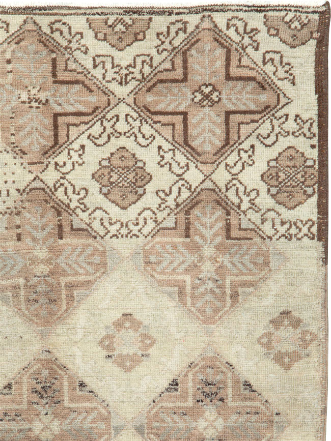 Vintage Turkish Anatolian Rug, No.18612 - Gsblank