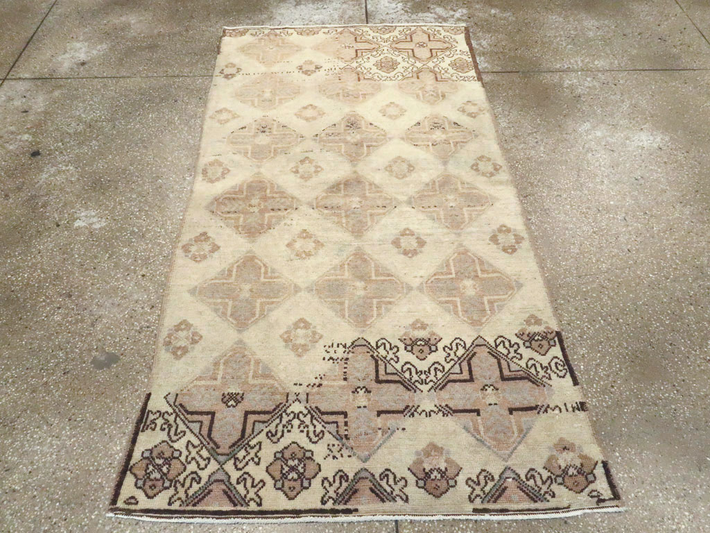 Vintage Turkish Anatolian Rug, No.18612 - Gsblank