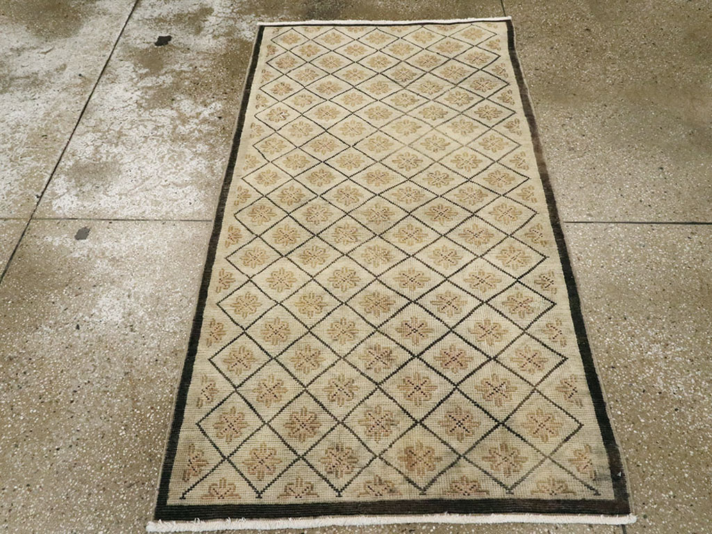 Vintage Turkish Anatolian Rug, No.18615 - Gsblank