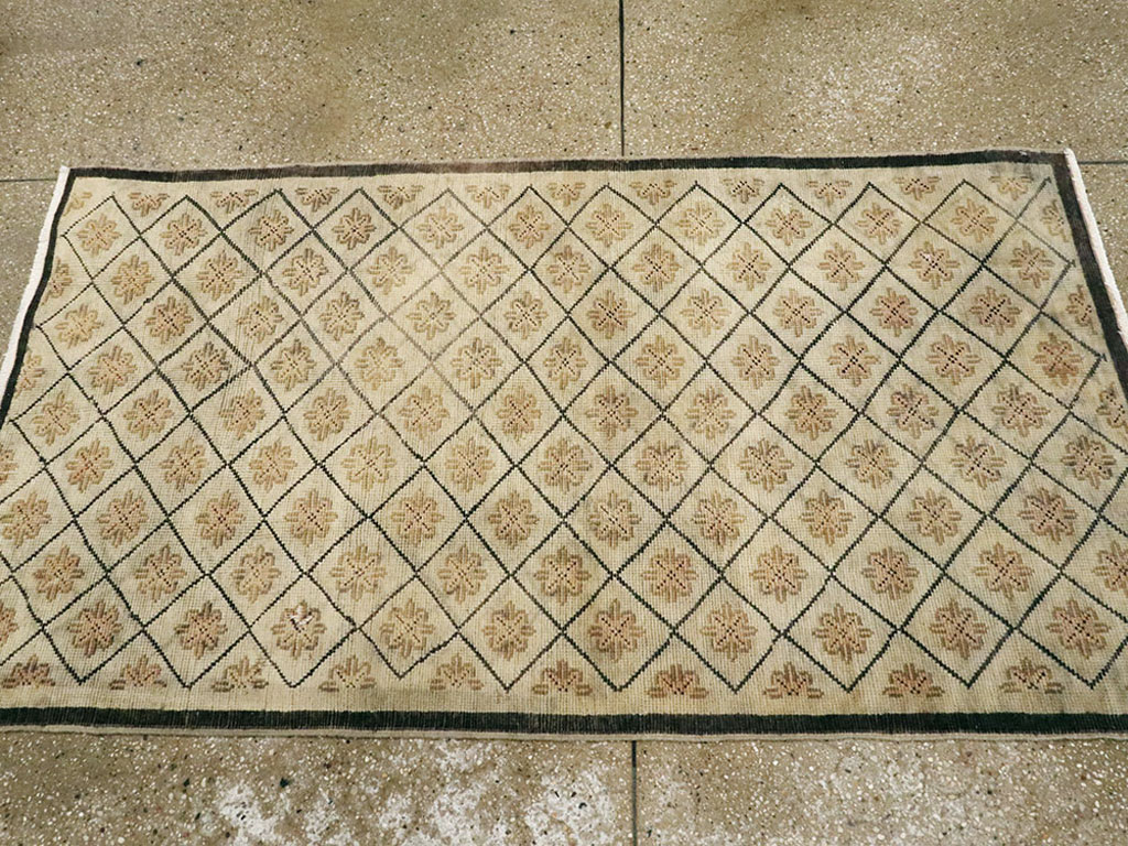 Vintage Turkish Anatolian Rug, No.18615 - Gsblank