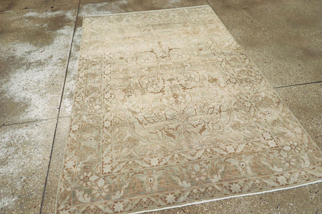 Antique Persian Lavar Kerman Rug, No.18620 - Gsblank