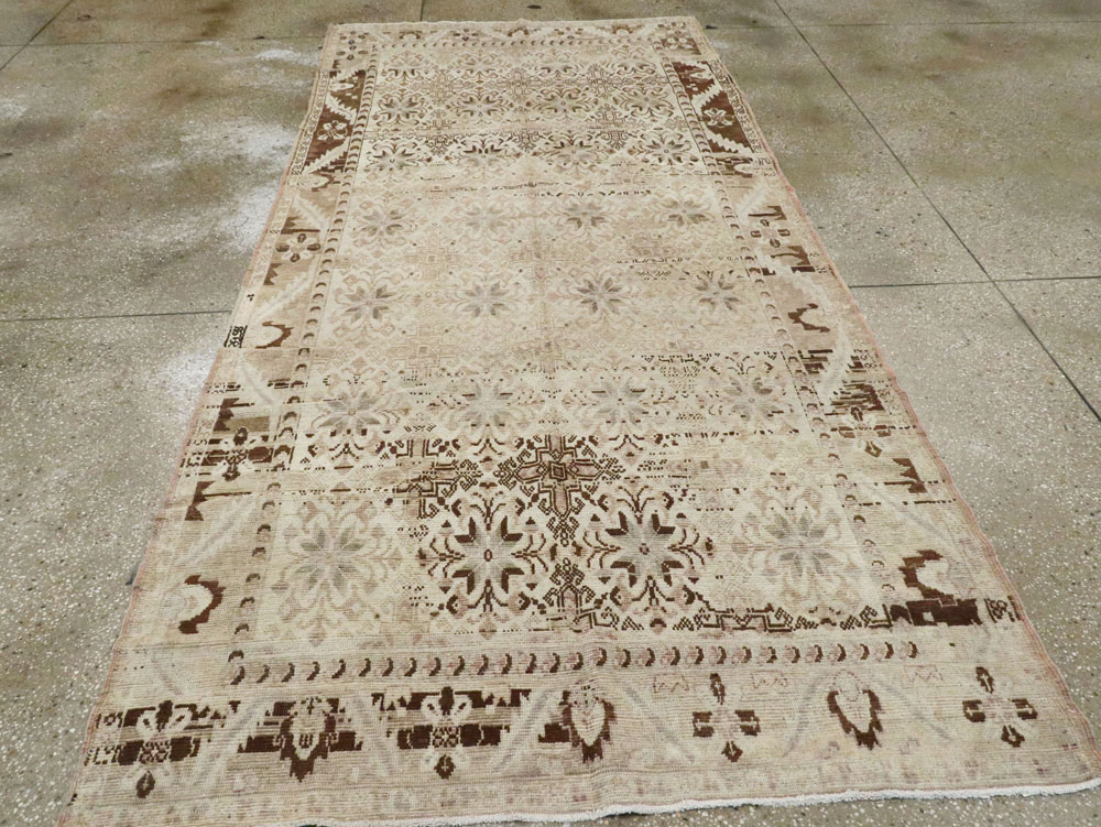 Vintage Turkish Anatolian Carpet, No.18629 - Gsblank