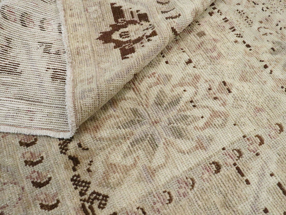 Vintage Turkish Anatolian Carpet, No.18629 - Gsblank