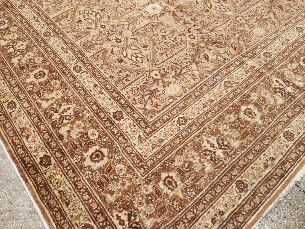 Antique Persian Tabriz Carpet, No.18648 - Gsblank