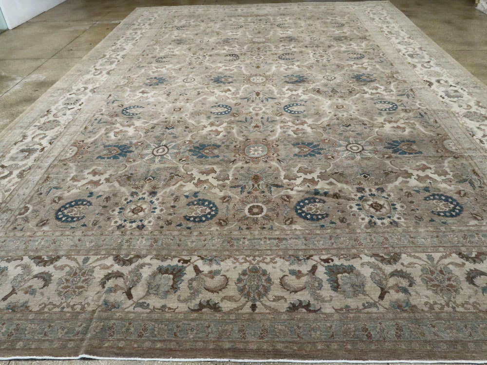 Antique Persian Tabriz Carpet, No.18680 - Gsblank