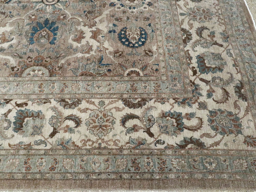 Antique Persian Tabriz Carpet, No.18680 - Gsblank